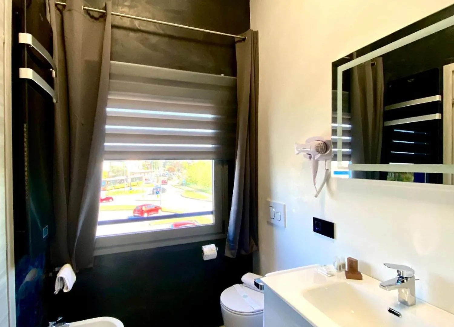 Hotel Tech Brembate 0*,  Italy