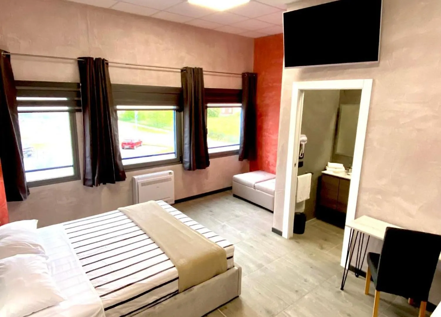 Hotel Tech Brembate 0*,